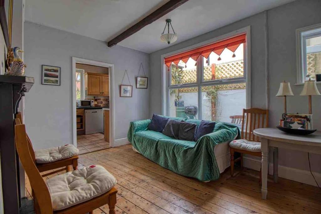 Large Character Home, Hot Tub, Beach 5 Min Walk Gorleston-on-Sea Esterno foto