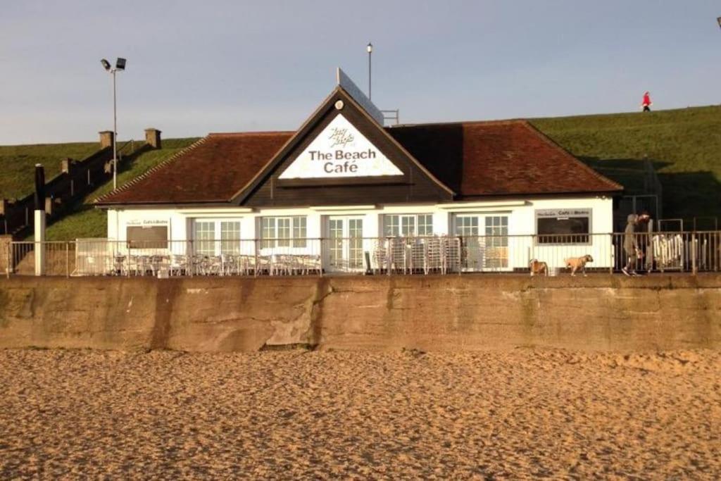 Large Character Home, Hot Tub, Beach 5 Min Walk Gorleston-on-Sea Esterno foto