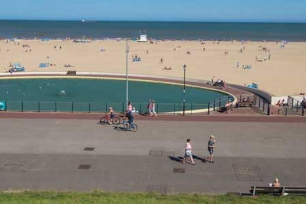 Large Character Home, Hot Tub, Beach 5 Min Walk Gorleston-on-Sea Esterno foto