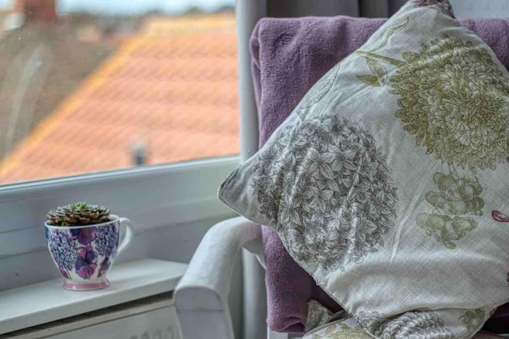 Large Character Home, Hot Tub, Beach 5 Min Walk Gorleston-on-Sea Esterno foto